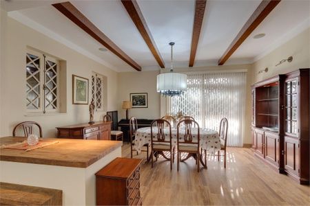 Casa à venda com 3 quartos, 289m² em Granja Julieta, São Paulo