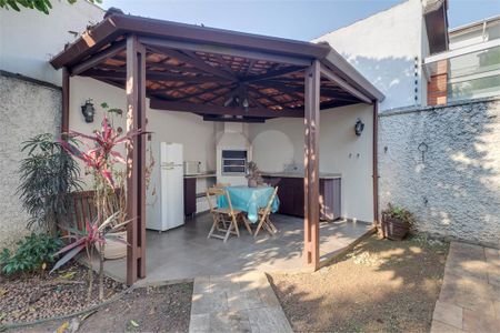 Casa à venda com 289m², 3 quartos e 3 vagas