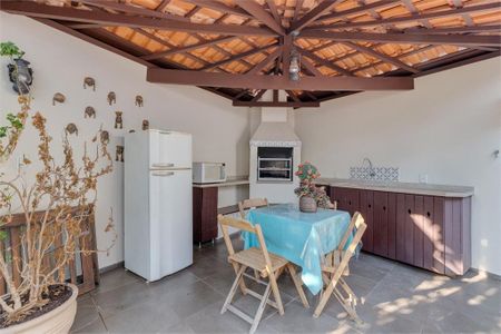 Casa à venda com 3 quartos, 289m² em Granja Julieta, São Paulo