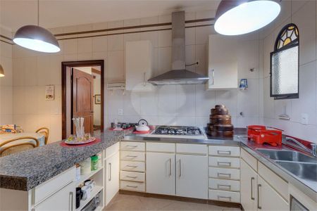 Casa à venda com 289m², 3 quartos e 3 vagas