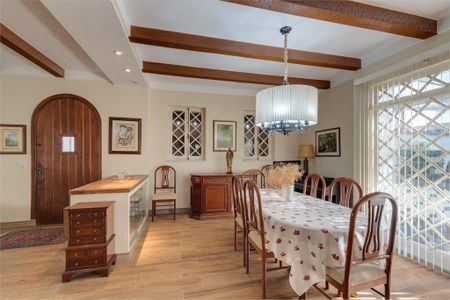 Casa à venda com 289m², 3 quartos e 3 vagas