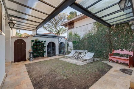 Casa à venda com 289m², 3 quartos e 3 vagas