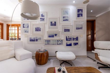 Casa à venda com 4 quartos, 390m² em Chácara Monte Alegre, São Paulo