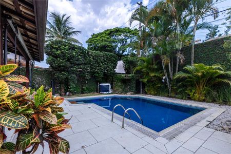 Casa à venda com 390m², 4 quartos e 4 vagas