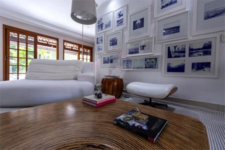 Casa à venda com 390m², 4 quartos e 4 vagas