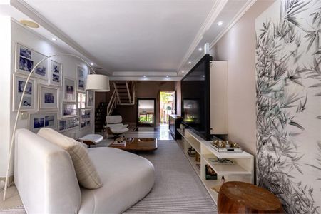 Casa à venda com 4 quartos, 390m² em Chácara Monte Alegre, São Paulo