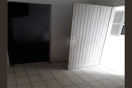 Casa à venda com 90m², 2 quartos e 5 vagas