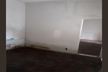 Casa à venda com 90m², 2 quartos e 5 vagas