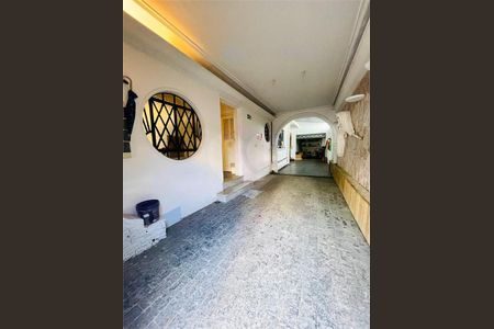 Casa à venda com 12 quartos, 600m² em Vila Mariana, São Paulo