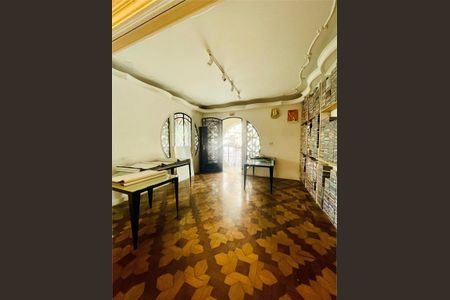 Casa à venda com 12 quartos, 600m² em Vila Mariana, São Paulo