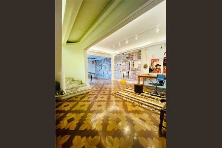 Casa à venda com 12 quartos, 600m² em Vila Mariana, São Paulo