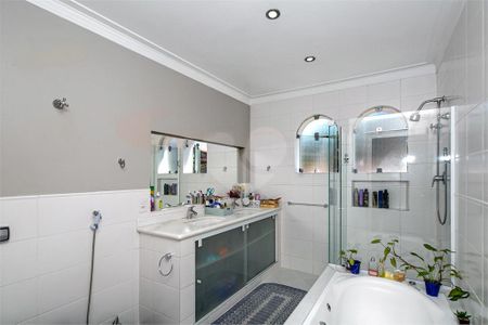 Casa à venda com 450m², 4 quartos e 6 vagas