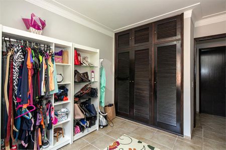 Casa à venda com 450m², 4 quartos e 6 vagas