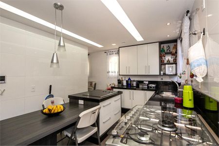 Casa à venda com 450m², 4 quartos e 6 vagas