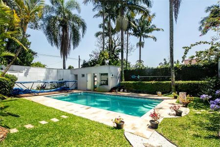 Casa à venda com 450m², 4 quartos e 6 vagas