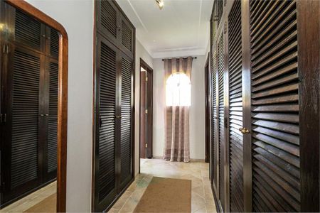 Casa à venda com 450m², 4 quartos e 6 vagas