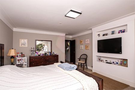 Casa à venda com 4 quartos, 450m² em Jardim Santa Helena, São Paulo