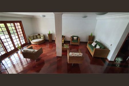 Casa à venda com 4 quartos, 400m² em São Domingos, São Paulo