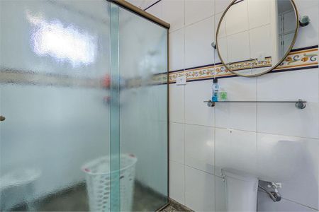 Casa de condomínio à venda com 160m², 3 quartos e 2 vagas