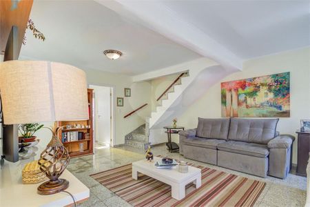 Casa de condomínio à venda com 160m², 3 quartos e 2 vagas