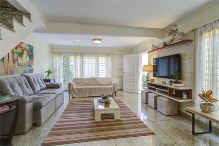 Casa de condomínio à venda com 160m², 3 quartos e 2 vagas