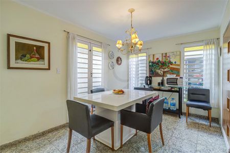 Casa de condomínio à venda com 160m², 3 quartos e 2 vagas