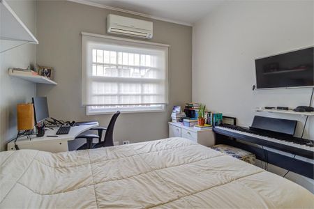 Casa de condomínio à venda com 160m², 3 quartos e 2 vagas