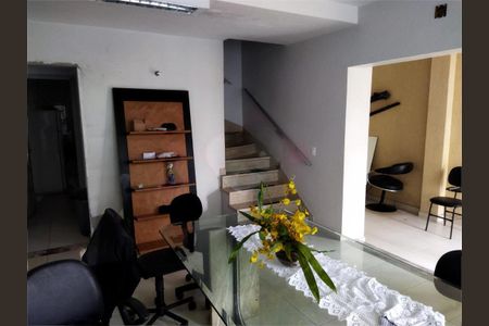 Casa à venda com 180m², 3 quartos e 1 vaga