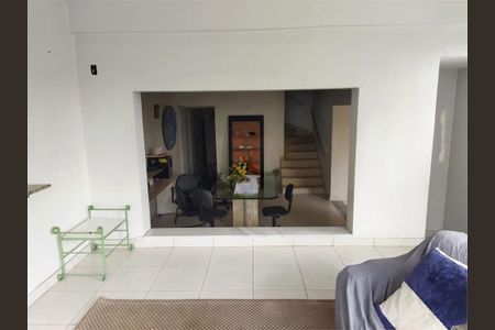 Casa à venda com 180m², 3 quartos e 1 vaga