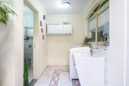 Casa à venda com 177m², 2 quartos e 3 vagas Casa à venda com 177m², 2 quartos e 3 vagasÁrea de Serviço