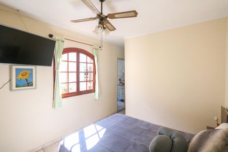 Casa à venda com 177m², 2 quartos e 3 vagas Casa à venda com 177m², 2 quartos e 3 vagasSuíte