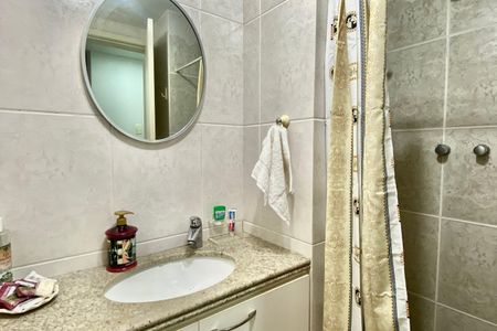Apartamento à venda com 234m², 4 quartos e 1 vagaBanheiro Social 2