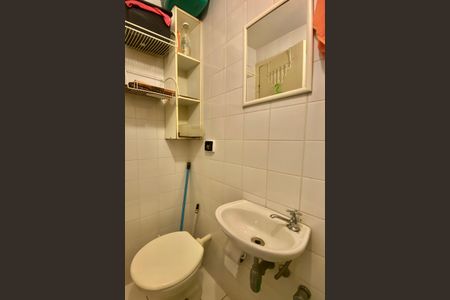 Apartamento à venda com 234m², 4 quartos e 1 vagaBanheiro de Serviço