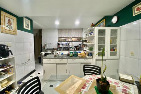 Apartamento à venda com 234m², 4 quartos e 1 vagaCozinha