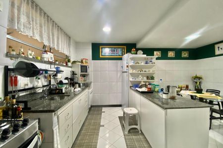 Apartamento à venda com 234m², 4 quartos e 1 vagaCozinha