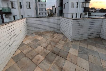 Apartamento à venda com 218m², 4 quartos e 4 vagas