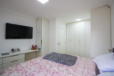 Apartamento à venda com 104m², 3 quartos e 2 vagas Apartamento à venda com 104m², 3 quartos e 2 vagasSuíte