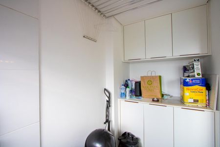 Apartamento à venda com 104m², 3 quartos e 2 vagas Apartamento à venda com 104m², 3 quartos e 2 vagasÁrea de serviço