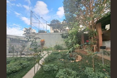 Casa para alugar com 360m², 4 quartos e 4 vagasÁrea Externa