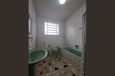 Casa para alugar com 360m², 4 quartos e 4 vagasBanheiro Social