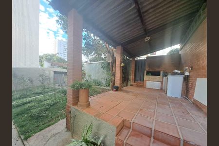 Casa para alugar com 360m², 4 quartos e 4 vagasÁrea Externa