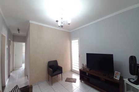 Casa à venda com 98m², 3 quartos e 3 vagas Casa à venda com 98m², 3 quartos e 3 vagasSala