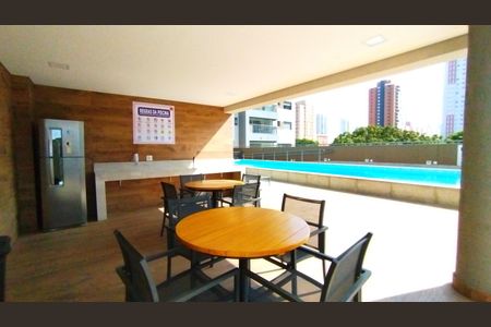 Apartamento à venda com 68m², 2 quartos e 1 vaga Apartamento à venda com 68m², 2 quartos e 1 vagaÁrea comum -Bar da piscina