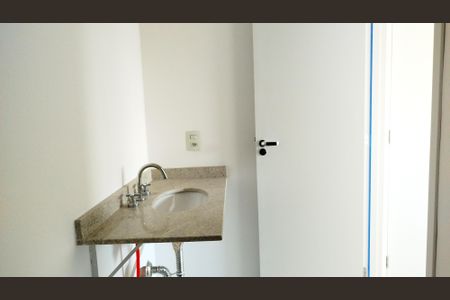 Apartamento à venda com 68m², 2 quartos e 1 vaga Apartamento à venda com 68m², 2 quartos e 1 vagaBanheiro da Suíte 2