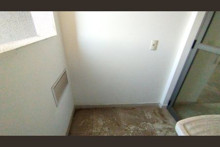 Apartamento à venda com 68m², 2 quartos e 1 vaga Apartamento à venda com 68m², 2 quartos e 1 vagaÁrea de serviço