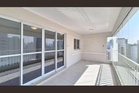 Apartamento para alugar com 125m², 3 quartos e 2 vagasVaranda