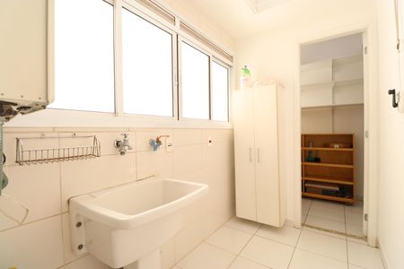 Apartamento para alugar com 125m², 3 quartos e 2 vagasÁrea e quarto de Serviço