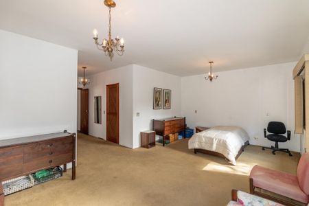 Casa à venda com 266m², 5 quartos e 4 vagas Casa à venda com 266m², 5 quartos e 4 vagasSuíte 1