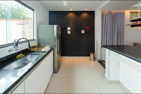 Casa à venda com 360m², 3 quartos e 4 vagasCasa 2 - Cozinha
