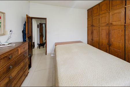 Casa à venda com 360m², 3 quartos e 4 vagasSuíte